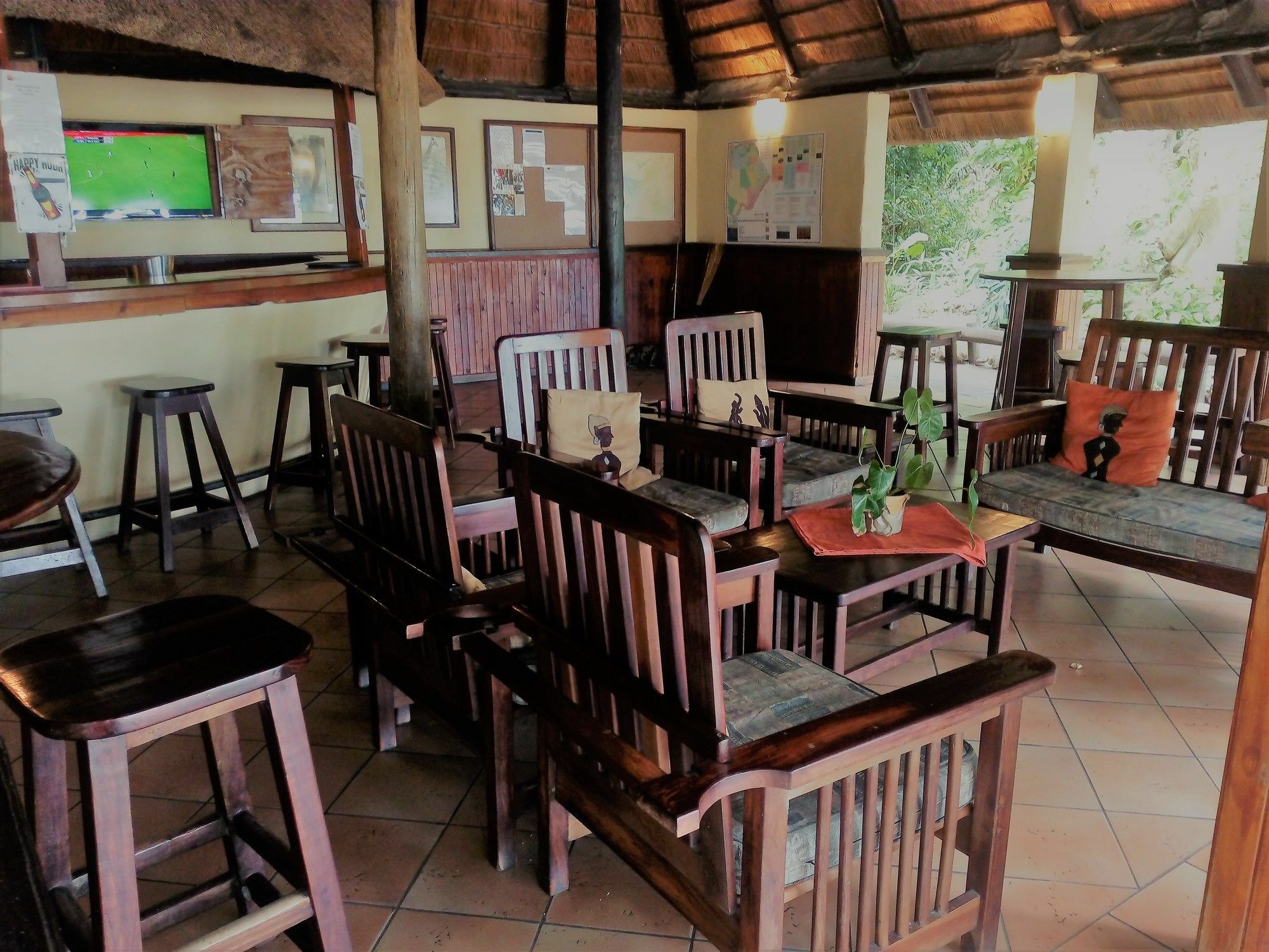 Island Safari Lodge Маун Екстер'єр фото